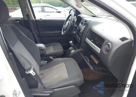 2017 Jeep Compass Sport Fwd из США, поврежденный, VIN 1C4NJCBBXHD186315